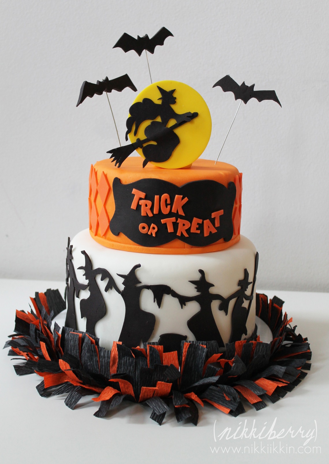 nikkiikkin halloween cake 2012